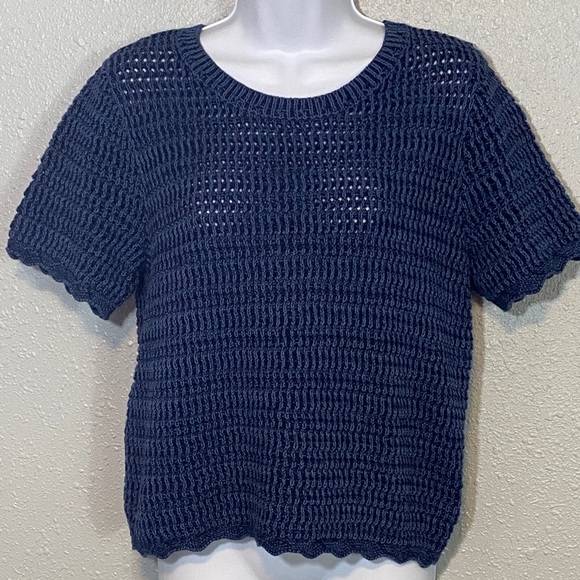 🆕 GAP Navy Blue Open-Knit Short Sleeve Sweater Top with Scalloped Hem– Size S - Picture 2 of 10